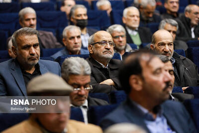 گردهمایی پیشگامان انقلاب در اصفهان