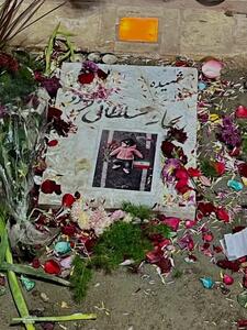 عکس غم انگیز از سنگ قبر دختربچه کاپشن صورتی در کرمان