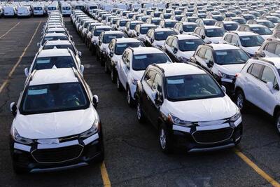 چهار هزار دستگاه از پنج هزار دستگاه خودروی وارداتی کجاست؟ چرا به خریداران تحویل نمی دهند؟