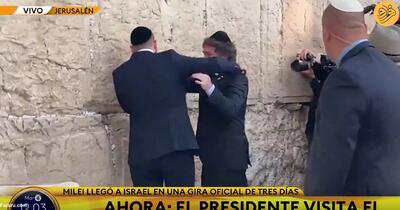 (ویدئو) رئیس جمهور آرژانتین مقابل دیوار ندبه به گریه افتاد