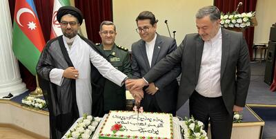 خبرگزاری فارس - جشن پیروزی انقلاب اسلامی ایران در اقصی نقاط جهان +عکس
