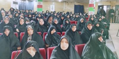 خبرگزاری فارس - مادران و همسران شهدای انقلاب در ورامین تجلیل شدند