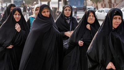 زنان با پیروزی انقلاب اسلامی به جایگاه واقعی خود رسیدند