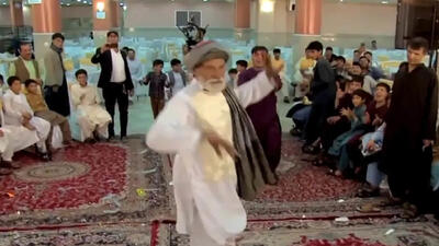 فیلم آواز محشر پیرمرد 99 ساله افغانی ! / فقط رقص را ببینید !