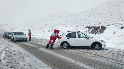 امدادرسانی به ۴۰۰ نفر از متاثرین برف و کولاک در شهرستان تکاب