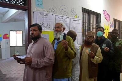 انتخابات پارلمانی و ایالتی پاکستان/اینترنت تلفن‌های همراه قطع شد