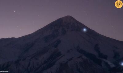 (ویدئو) چشم‌اندازی از حرکت ستارگان بر روی قله دماوند
