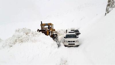 (تصویر) بارش چهار متر برف در گردنه ژالانه