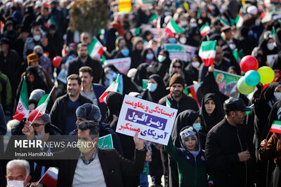 حضور پرقدرت در راهپیمایی ۲۲ بهمن تودهنی محکمی به دشمنان نظام