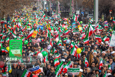 حضور در راهپیمایی ۲۲ بهمن مقدمه‌ای برای مشارکت در انتخابات است