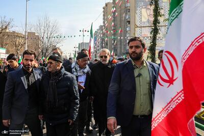 (تصاویر) حضور شخصیت‌ها و مسئولین در راهپیمایی ۲۲ بهمن