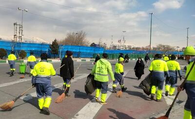 استقرار نیروهای شهرداری تهران برای پاکسازی مسیر راهپیمایی ۲۲ بهمن