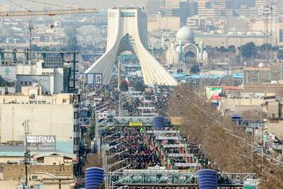 فیلم/ حضور صدها هزار تن از هموطنان تهرانی در راهپیمایی ۲۲ بهمن