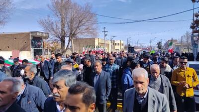 صف کشی مردم وزوان در سالروز جشن فجر پیروزی