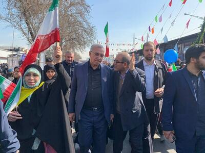 حضور وزیر بهداشت در راهپیمایی یوم‌الله ۲۲ بهمن