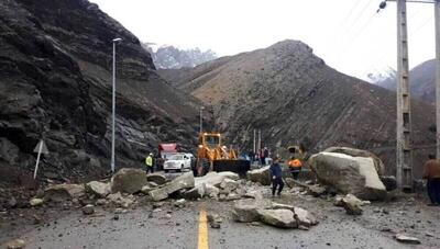 نگرانی از ریزش سنگ و سقوط بهمن در جاده کرج-چالوس