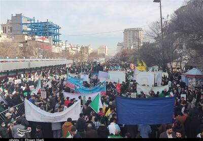 آغاز راهپیمایی جشن انقلاب در شهرستان‌های استان تهران - تسنیم