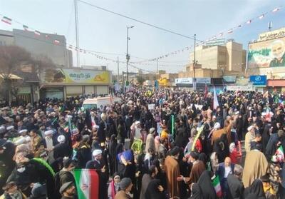 خروش مردم قم در راهپیمایی 22 بهمن/ حضور باشکوه مردم شهر خون و قیام در جشن 45 سالگی انقلاب + فیلم - تسنیم