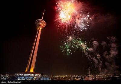 نورافشانی سالگرد پیروزی انقلاب در تهران- عکس خبری تسنیم | Tasnim