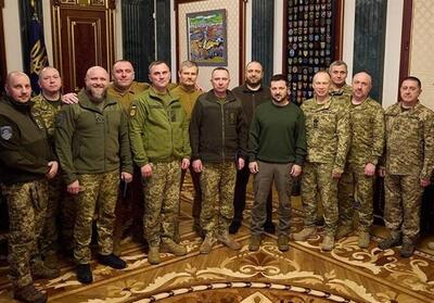 تحولات اوکراین| زلنسکی با تغییر کادر رهبری نیروهای مسلح به دنبال چیست؟ - تسنیم
