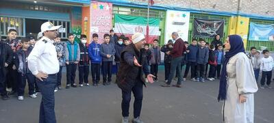 نمایش «تلنگر» در سطح مدارس مناطق ۲۲ گانه تهران اجرا می‌شود