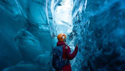 غار یخی کریستالی واقعی که شبیه جلوه های ویژه در فیلم های سینمایی است! (فیلم)