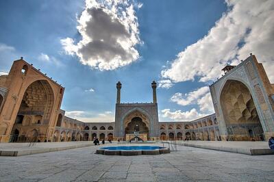(ویدیو) نشست ایستگاه مترو در اصفهان؛ مسجد جامع فرو می‌ریزد؟