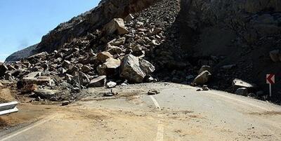 خبرگزاری فارس - ریزش سنگ در جاده برغان ختم به خیر شد