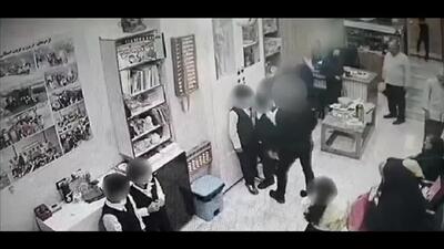 کتک زدن دانش آموزان توسط معلم بی‌رحم بوشهری (فیلم)