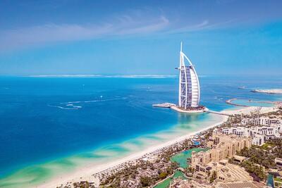 جاه‌طلبی در ساحل خلیج‌فارس؛ دورخیز اماراتی‌ها برای قرار گرفتن دبی در جمع سه شهر برتر گردشگری جهان در ۲۰۳۳ | اقتصاد24