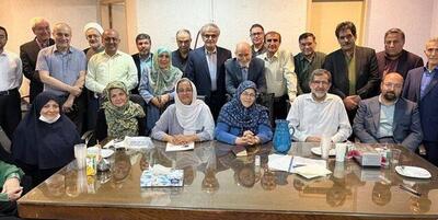کیهان :اصلاح‌طلبان برای تمام کرسی‌های مجلس نامزد دارند