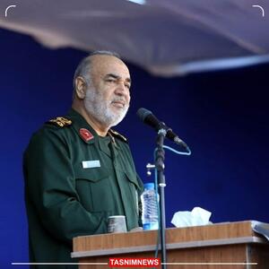 سرلشکر سلامی: تعرض دشمن را بی‌پا‌سخ نخواهیم گذاشت