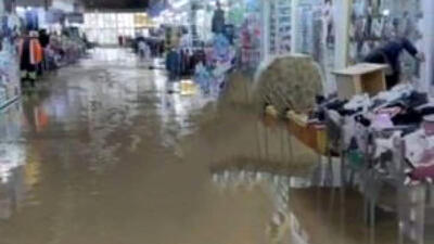 وضعیت اسفناک بازار مهاباد بعد از بارش باران + فیلم
