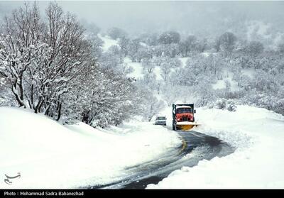 بارش برف در محورهای مواصلاتی کردستان - تسنیم