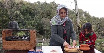 پخت جالب پلو کباب مرغ ترش توسط یک بانوی روستایی گیلانی (فیلم)