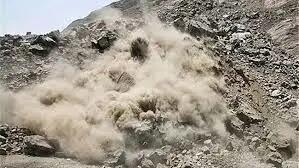فیلمی از سقوط سنگ بزرگ در مهاباد