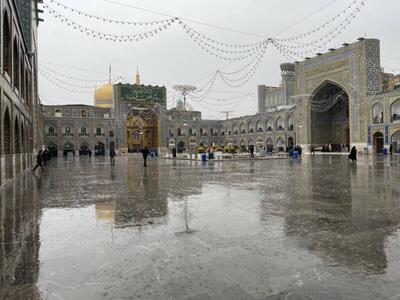 فیلم/بارش پراکنده برف در حرم مطهر امام رضا(ع)