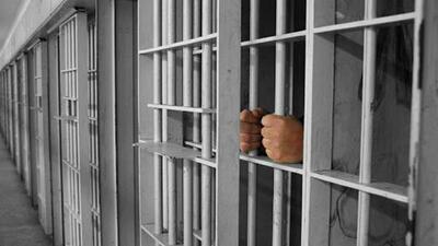 آزادی یک زندانی در همدان با پس انداز دانش آموزان