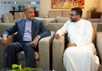 ببینید | استقبال جالب مردان سری‌لانکایی از وزیر خارجه ایران به روش سنتی در کلمبو