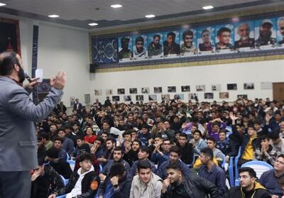 جشن تکلیف سیاسی 1400 دانش‌آموز رأی اولی اسلامشهری برگزار شد - تسنیم