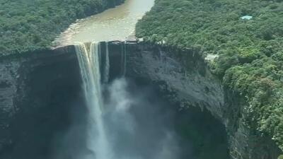 (ویدئو) بزرگترین آبشار قطره‌ای جهان