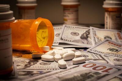 تولیدکنندگان دارو در مسیر ورشکستگی قرار گرفته‌اند/ ارز ترجیحی دارو نباید حذف می‌شد | اقتصاد24