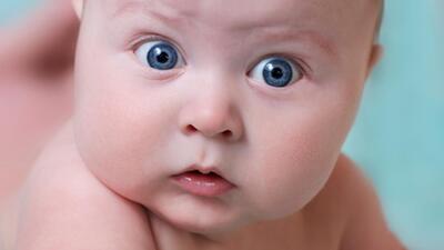 آشنایی با مراحل تکامل بینایی نوزادان