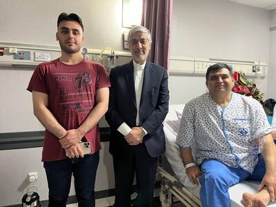 حسین رضازاده و پسرش در بیمارستان/ عکس