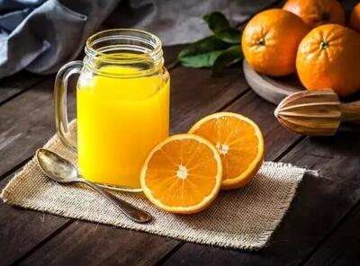 نوشیدن آب پرتقال طبیعی باعث پایین ماندن قند خون می‌شود