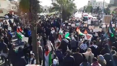 تظاهرات در اردن مقابل سفارت آمریکا در محکومیت حمایت واشنگتن از جنگ غزه