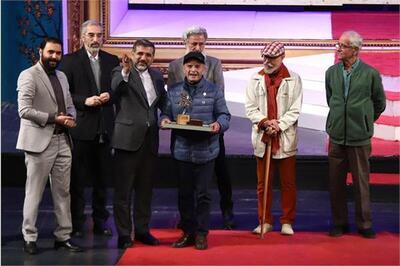 طوبای زرین شانزدهمین جشنواره هنرهای تجسمی فجر به برگزیدگان اهدا شد