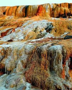 مناظری چشم نواز از آبشار نیمه یخ زده چایپاره در آذربایجان غربی+ تصاویر
