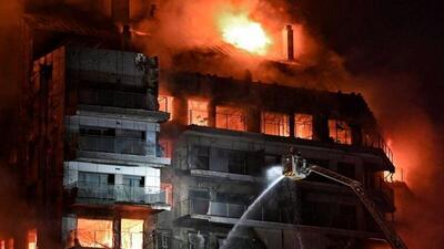 آتش‌سوزی گسترده در یک ساختمان مسکونی اسپانیا