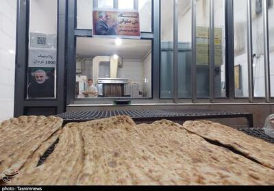 پخت و توزیع روزانه 70 هزار قرص نان صلواتی برای زائران نیمه شعبان - تسنیم